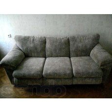 Срочно продам диван (расскладывается) с креслом