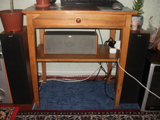 Продам столик б.у.