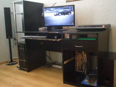 Продам стол компьютерный