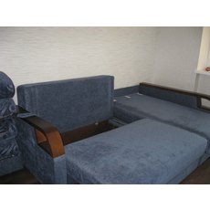 Продам угловой диван + пуф