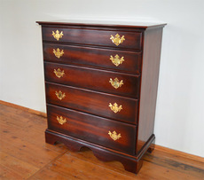 Американский колониальный комод