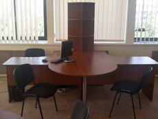 Срочно продается офисная мебель б/у. Недорого.