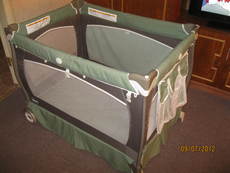 Кроватка-манеж Chicco б/у