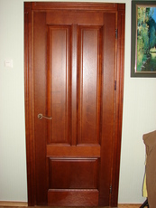 Двери деревянные из массива