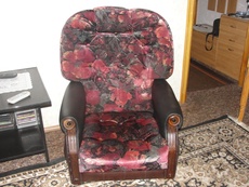 Продам два кресла б.у.