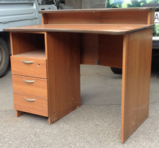 Продам письменный стол б/у