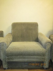 Продам диван и два кресла