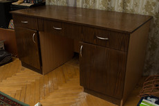 Продается письменный стол