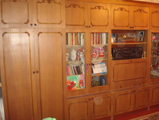 Красивая стенка для дома или дачи.