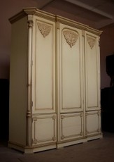 Продам шкаф платяной.Ольха.