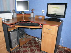 Продам стол комп.угловой б.у.