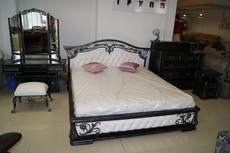 Эксклюзивные спальни из натурального дерева