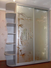 Офисная мебель на заказ любой сложности из ДСП и МДФ -Cтолы