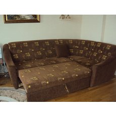 продам угловой диван-кровать в отличном состоянии