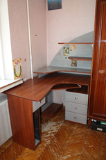 угловой компьютерный стол