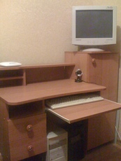 Продам компьютерный стол