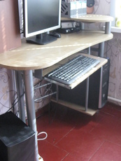 Компьютерный стол