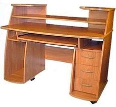 Продам б/у компьютерные столы в отличном состоянии