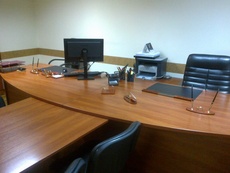 Продав офісні меблв