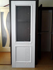 Белые двери