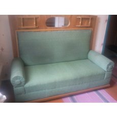 продается антикварный диван