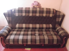 продаю диван моника