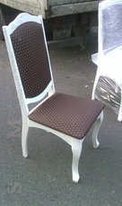 Белые стулья