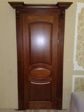 Двери деревянные из массива