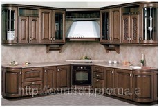 Кухня из массива, ясень, дуб, ольха, черешня.