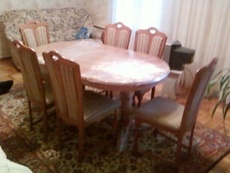продам стол и шесть стульев