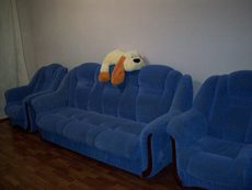 Продам комплект (диван и 2 кресла)