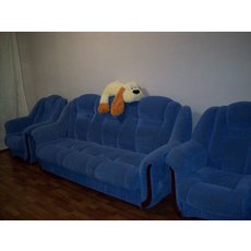 Продам комплект (диван и 2 кресла)