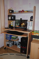 Компьютерный стол