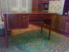 Продам письменный стол