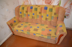 НЕДОРОГО продам диван