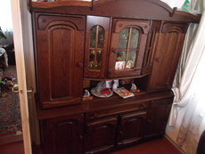 креденс з дерева