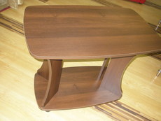 Срочно продам журнальный стол