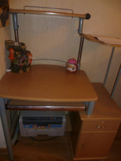 Продам компьтерный стол