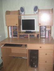 Продам компьютерный стол