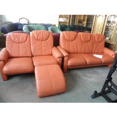 Продам бу кожаный диван 2-ку и 3-ку оранжевого цвета.Германи