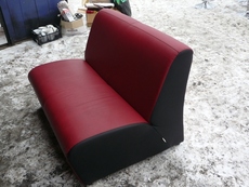 Распродажа диванов после закрытия бара Киев