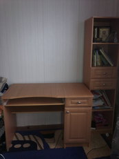 Продам стол и пенал