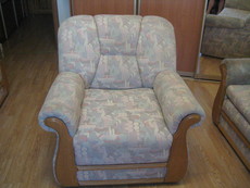 Продам два кресла бу