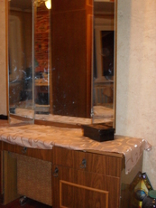 Продам б/у трюмо с пуфиком