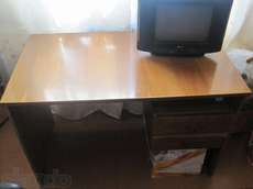 Срочно продам мебель (Шкаф и письменный стол)