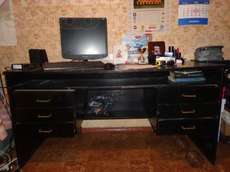 Продам срочно письменный стол