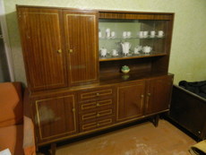 Продам сервант