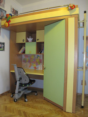 Двухъярусная кровать с шкафом и рабочим местом б.у