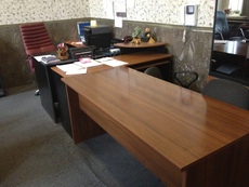 Продам офисные столы б/у. 400 грн