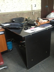 Продам офисные столы б/у.